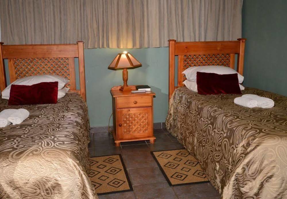 Cosy Cottages Guesthouse Potchefstroom Dış mekan fotoğraf